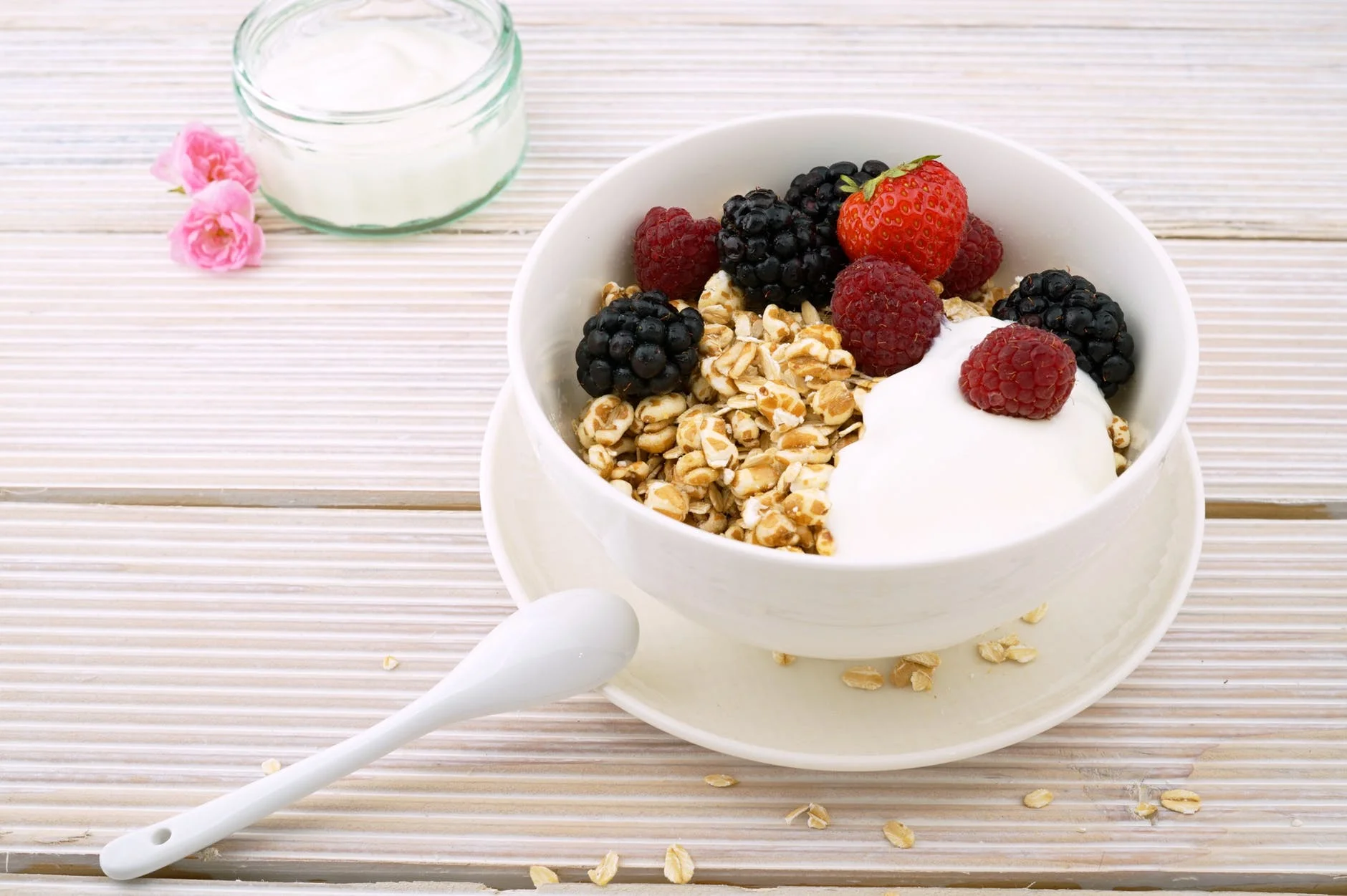 Bowl of oatmeal topped with fresh berries